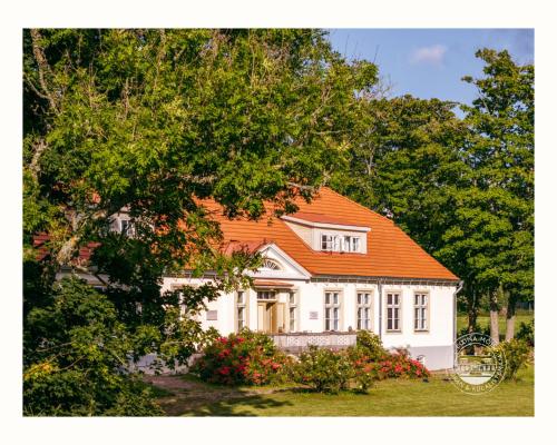 Loona Manor Boutique Guesthouse & Restaurant in Kihelkonna