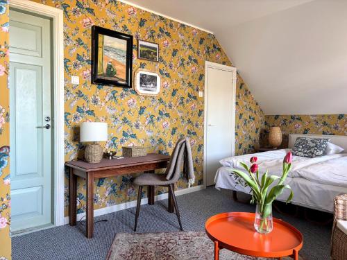 Loona Manor Boutique Guesthouse & Restaurant in Kihelkonna
