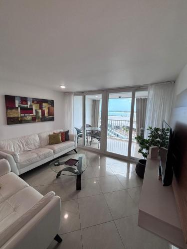 Isla Verde Beachfront Jewel with amazing views – khách sạn tại Cangrejo Arriba