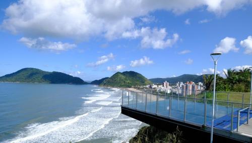 100m Praia Pitangueiras 3Q com Ar Churrasqueira 2 Vagas LP20 in Pitangueiras
