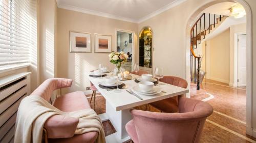 Ultra Luxury 4Bed 3Bath Knightsbridge Home Harrods - image 14