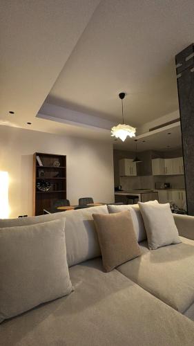 Modern Stay غرفتين وصالة - image 4