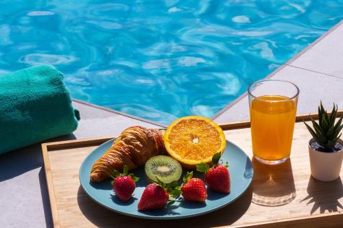 Retiro campestre - Piscina privada - Vistas - BBQ - 12 invitados - 4 dorm - Parking gratis – khách sạn tại Riogordo