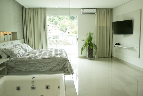 Karstais baseins, Peçanha Grande Hotel (Pecanha Grande Hotel) in Peçanha
