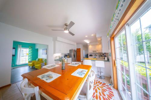 Bayview Vibes, Walk to Dining, 4BR, 1 Mi to Beach in Fenwick (DE)