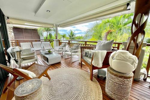Meherio Beach Carlton- Tahiti - lagoon view in a beachfront pool residence – khách sạn tại Paea