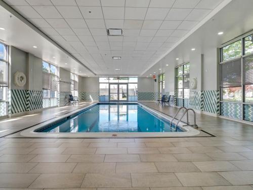 Úszómedence, Holiday Inn Piscataway Somerset By IHG in Piscataway (New Jersey)