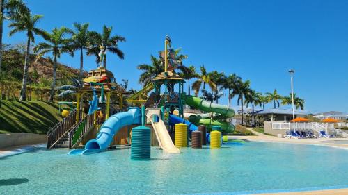 Peldbaseins, Oceanfront Gated Ideal for Expats, Retirees & Snowbirds in Burunga