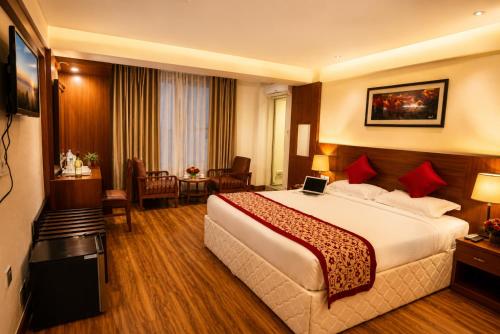 room detail thumbnail 1