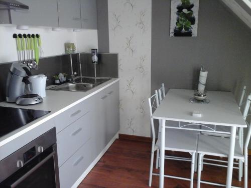 Konyha, Chez Marcelline in Saint Denis Le Ferment