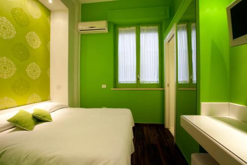 Sorrento Apartments One - image 11