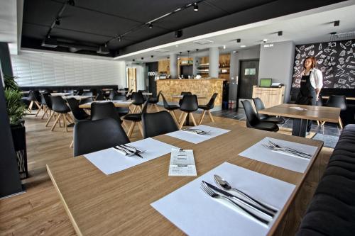 ห้องอาหาร, Hotel Viktoria in ซาร์วาร์