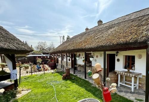 Kemencés Vendégház (Kemences Vendeghaz) in Dunapataja
