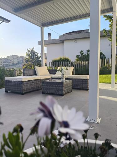 Casa FedericaPet con piscina interna privata e riscaldata in Morro d'Oro