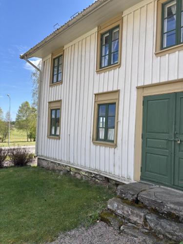 Klevs gästgiveri 25 min från Ullared (Klevs gastgiveri 25 min fran Ullared) in Alnas