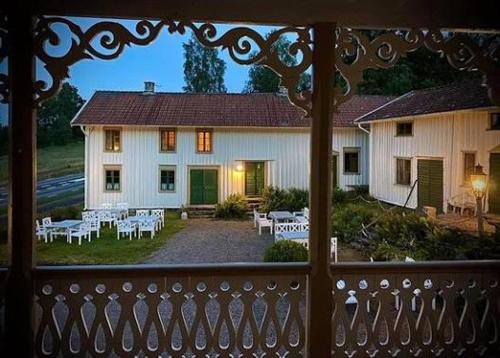 Klevs gästgiveri 25 min från Ullared (Klevs gastgiveri 25 min fran Ullared) in Alnas