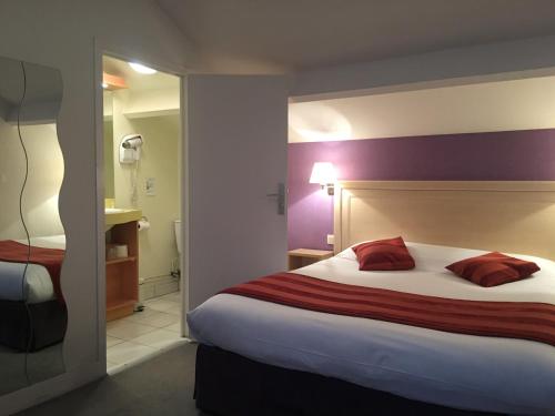 2 bedrooms, 3 beds