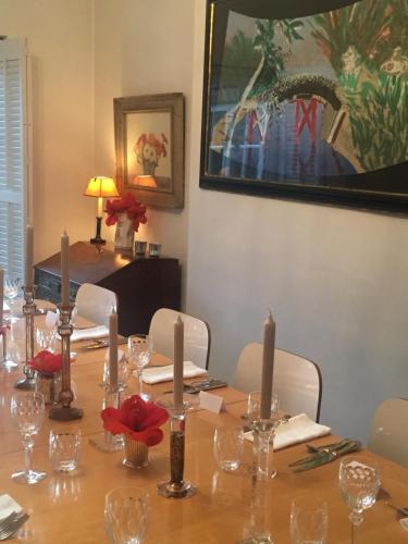 อาหารและเครื่องดื่ม, The Hollies Bed and Breakfast in โอคขาม