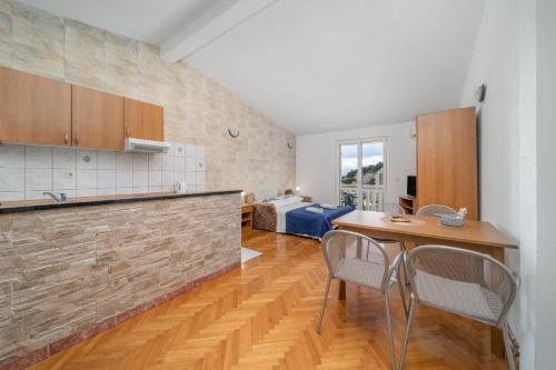 Apartmani Petracie in Drvenik (Splitsko-Dalmatinska)