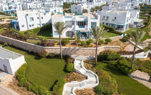 Mountain View Ras El-Hekma شاليه غرفتين ماونتن فيو راس الحكمه in Zawiyat Ailat Nuh