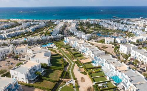 Mountain View Ras El-Hekma شاليه غرفتين ماونتن فيو راس الحكمه in Zawiyat Ailat Nuh