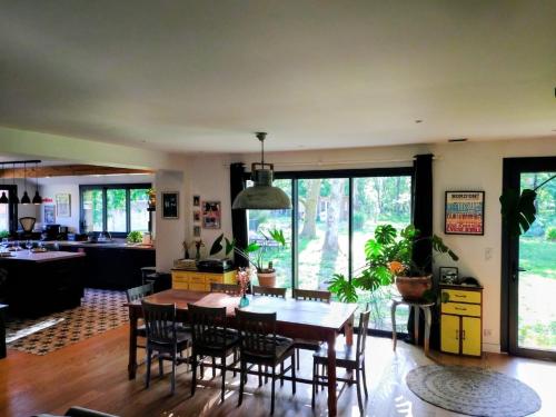 Maison paisible en lisiere de foret 9 personnes in Saumos