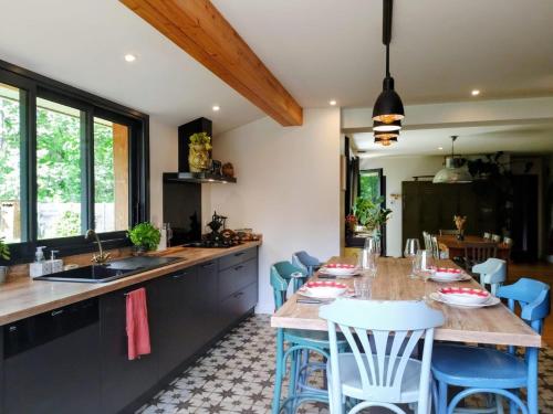 Maison paisible en lisiere de foret 9 personnes in Saumos