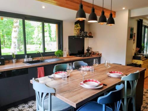Maison paisible en lisiere de foret 9 personnes in Saumos