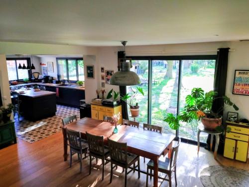 Maison paisible en lisiere de foret 9 personnes in Saumos