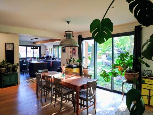 Maison paisible en lisiere de foret 9 personnes in Saumos