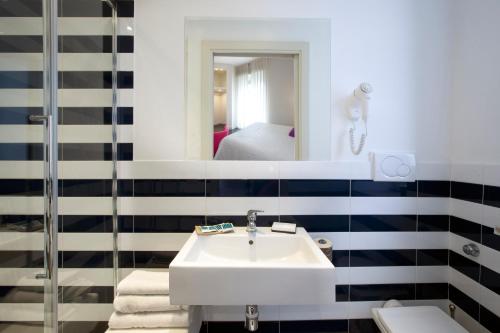 Sorrento Apartments One