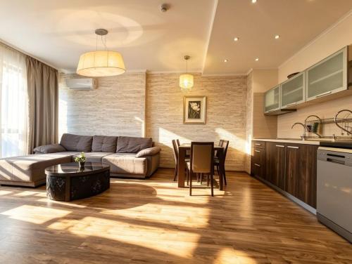 Europroperties Golden Line 4