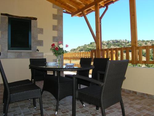 Facilities, Stratos Villas in Nikiforos Fokas