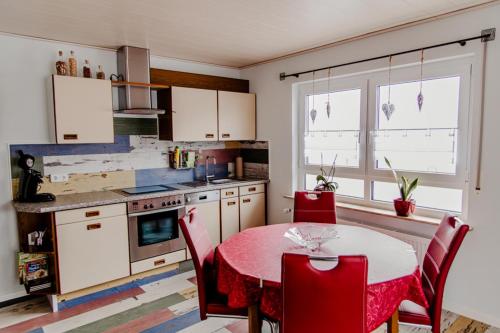 köök, Ferienwohnung Münch mit Balkon (Ferienwohnung Munch mit Balkon) in Grossheubach