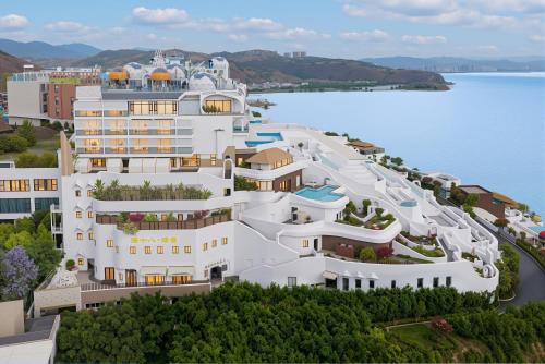 DaLi YanYun Sea View Holiday Hotel - Dali