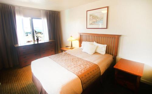 Capitola Venetian Hotel Capitola Venetian Hotel is conveniently located in the popular Capitola area. Featuring a satisfying list of amenities, guests will find their stay at the property a comfortable one. Service-minded st