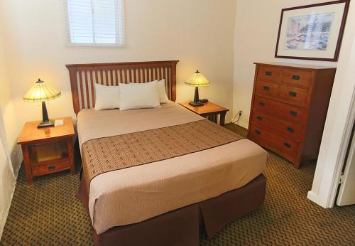 Capitola Venetian Hotel Capitola Venetian Hotel is conveniently located in the popular Capitola area. Featuring a satisfying list of amenities, guests will find their stay at the property a comfortable one. Service-minded st