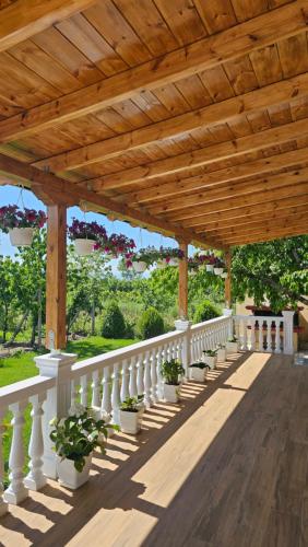 Iekārtas, Apple Tree Guesthouse in Tušemišta