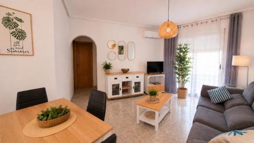 Apartamento muy cerca del mar. in Arenales Del Sol