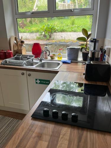 Nice double and single rooms in the quiet area with excellent shared facilities 5