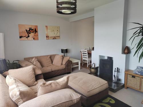 Nice double and single rooms in the quiet area with excellent shared facilities 2