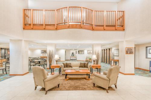 ล็อบบี้, วินเกท บาย วินด์แฮม ลิมา ดาวน์ทาวน์ (Wingate by Wyndham Lima Downtown) in ลิมา (OH)