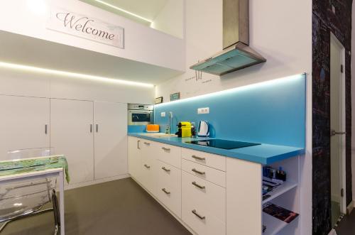 Apartment in center - image 3