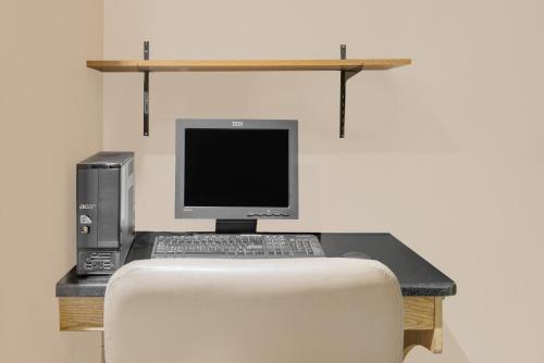 Super 8 by Wyndham Ashland Super 8 by Wyndham Ashland