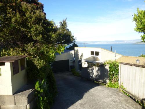 Breakaway at York Bay - Accommodation - Days Bay