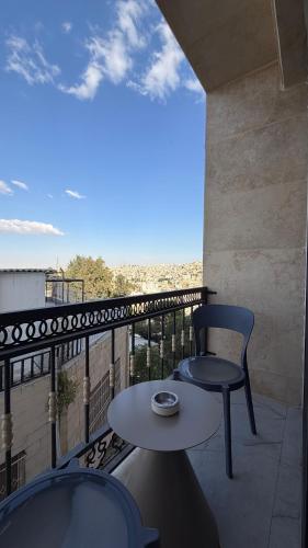 301 tara-JRE Jabal Al Lweibdeh with stunning view - image 13