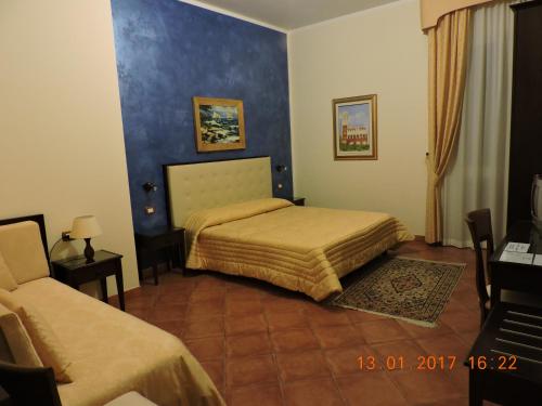 B&B Aquila Reale Room Type - Triple Room with Sea View B&B Aquila Reale Room Type - Triple Room with Sea View
