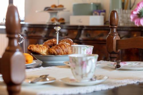 Toit ja joogid, Piemonte Country House, Public pool is 3 min away in Agliano Terme