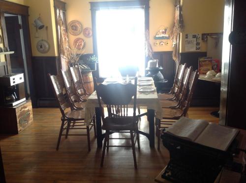 Maison McKenzie House in كامب بيلتون