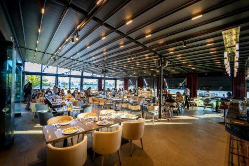 مطعم, Duman Boutique Hotel  in Mamaia Beachfront